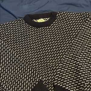 L.L. Bean Vintage Men's Navy and White Crewneck Sweater